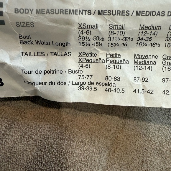 Women's Patterned Poncho easy McCalls 4228 pattern Size y (Xsm, sm med) - Picture 5 of 6